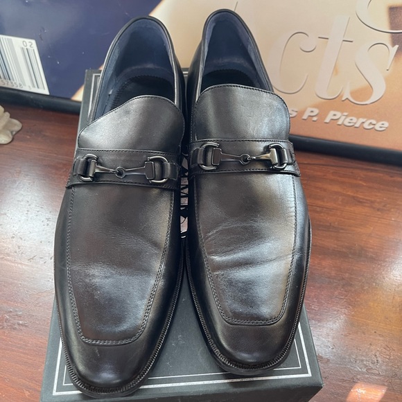 Black Leather Loafers by Mivano size 10 1/2 D barely worn like new. - Picture 3 of 6